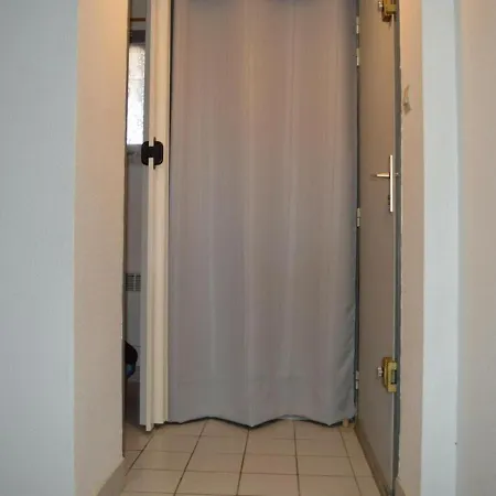 Studio Cabine 4 Pers, Piscine, Parking Prive, Proche Plage - - Fr-1-225-602 Apartment *