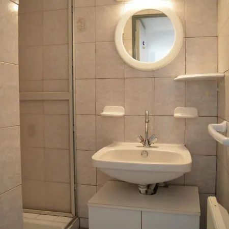 Studio Cabine 4 Pers, Piscine, Parking Prive, Proche Plage - - Fr-1-225-602 * Argeles-sur-Mer